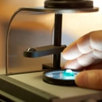 TJM tiene un laboratorio gemológico totalmente equipado