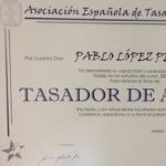 Gemólogos acreditados y están avalados por una formación rigurosa y actualizada