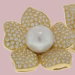 Lee-Ona specialises in the appraisal and valuation of all types of modern diamond and gems-set jewellery