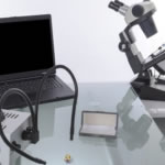 Chris has a fully equipped appraisal laboratory, using the latest equipment and optical instruments.